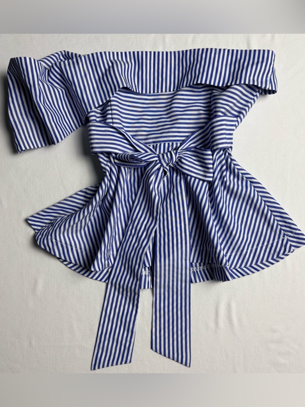 J.O.A One Shoulder Striped Crop Top-S